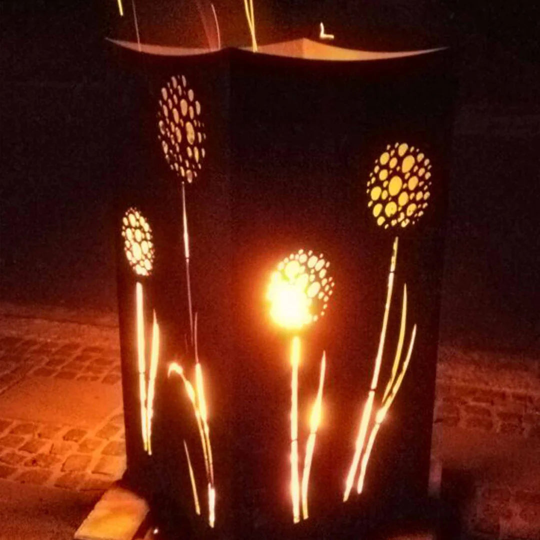 Metall Feuerstelle mit Pusteblumen Design für Terrasse und Garten in Rostoptik