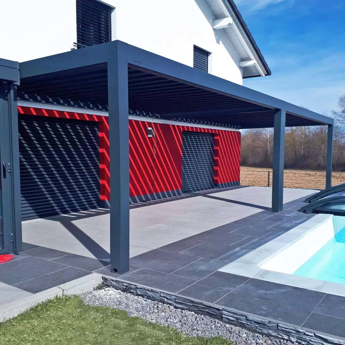 Lamellenpergola B160 XL – konfigurierbar - Weiß RAL 9016 Feinstruktur - Breite 3,43 m; 3,36 m; 3,29 m