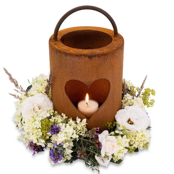 Metalldeko Windlicht mit Herz | Gartendeko Vintage Laterne - Rost Deko Laterne für Haus und Garten