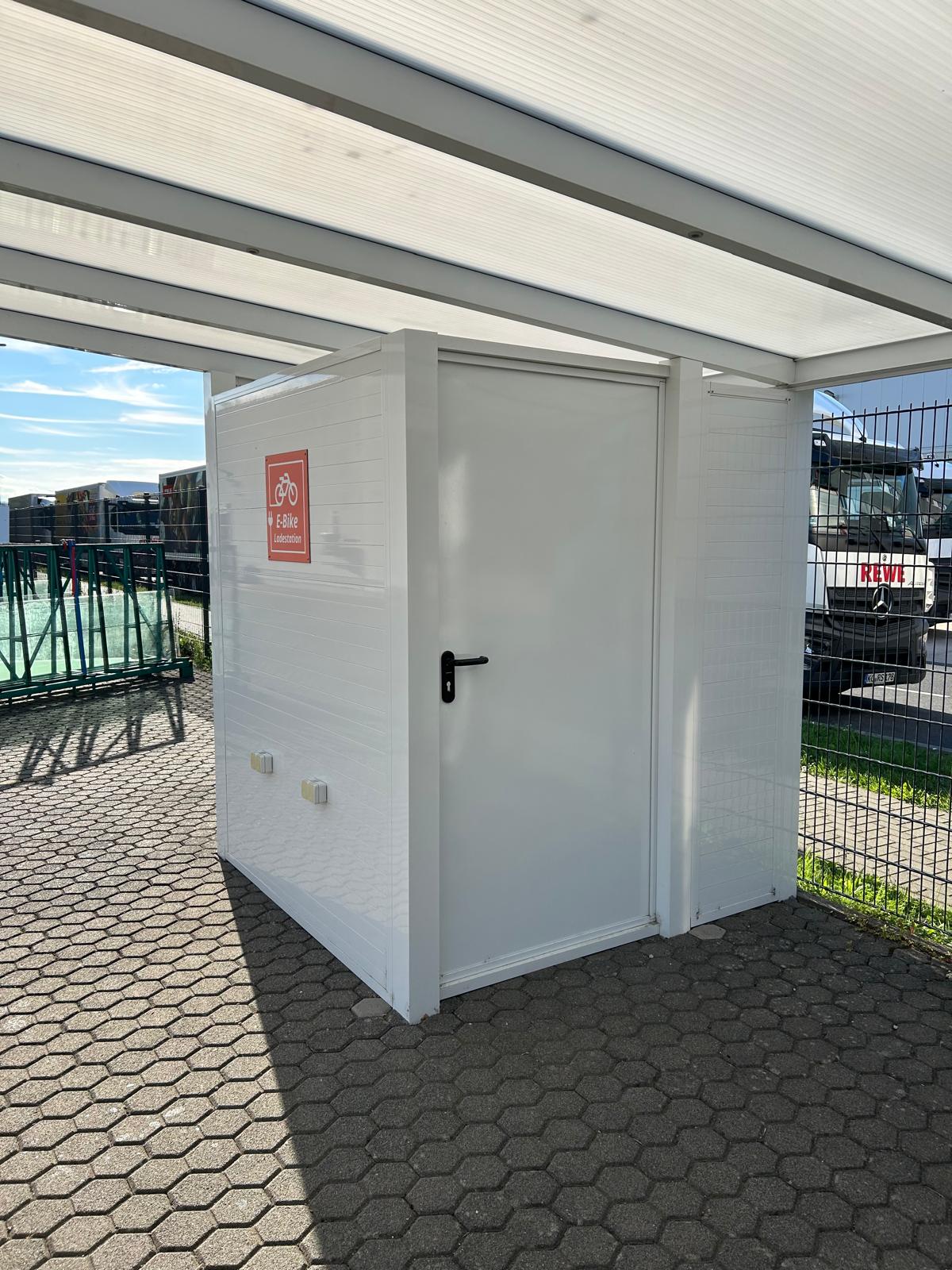 Schweng Carport V450 mit Geräteraum - 4,50m x 5,00m - ohne Montage